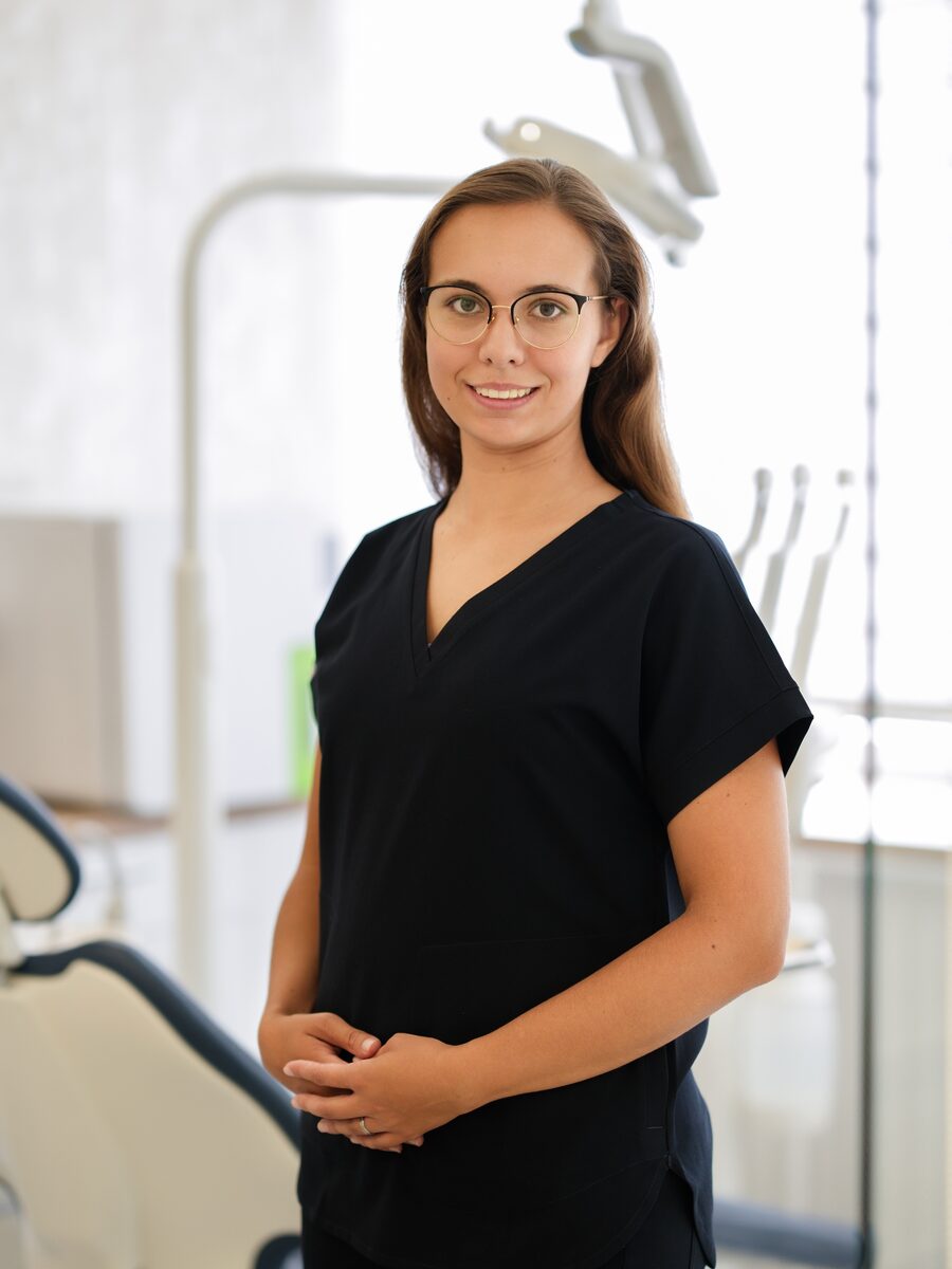 Bc. Eliška Horáčková, zubní instrumentářka KiraDent HK
